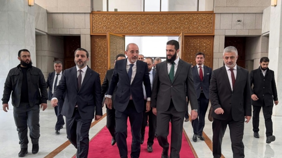 Jordaniens Außenminister Safadi trifft neuen syrischen Machthaber al-Scharaa in Damaskus