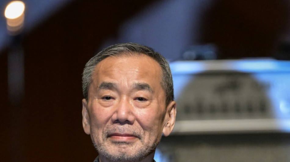 Murakami dice que fue un "pésimo estudiante" al recibir un título honorífico de su universidad