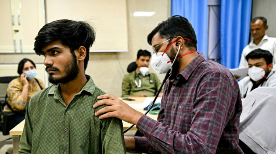 Noyée dans un épais nuage de pollution, New Delhi tousse dangereusement