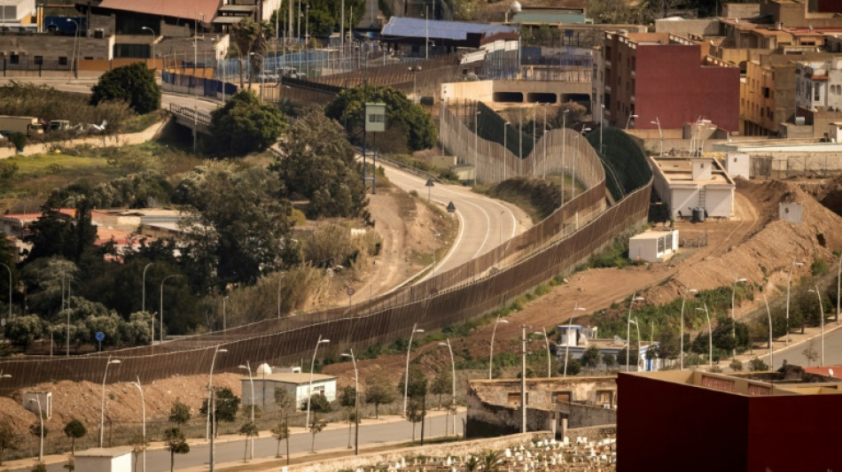 Cinco emigrantes muertos en multitudinario intento de entrar en Melilla