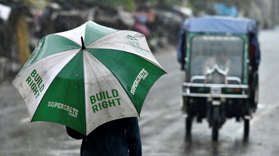 16 dead, million seek shelter as cyclone hits Bangladesh