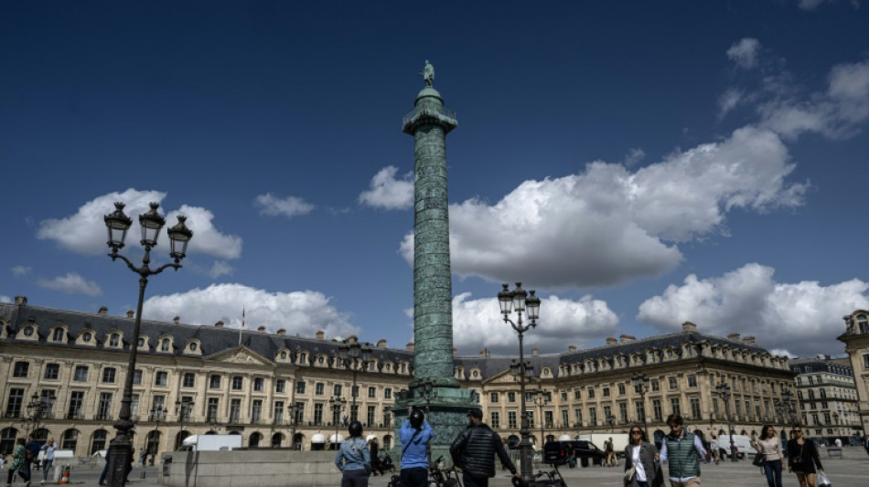 Vogue invita a 500 celebridades para una fiesta de lujo en la plaza Vendôme de París