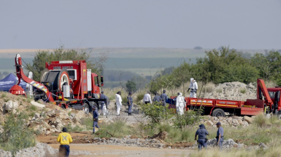 Cuatro cadáveres y siete mineros rescatados de una mina clandestina en Sudáfrica