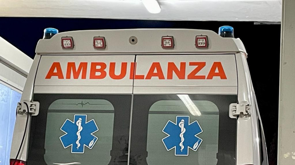 Neonato trovato morto in una culla termica di una chiesa a Bari