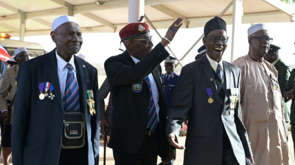 "Vive nos pères !": au soir de leur vie, neuf tirailleurs enfin de retour au Sénégal