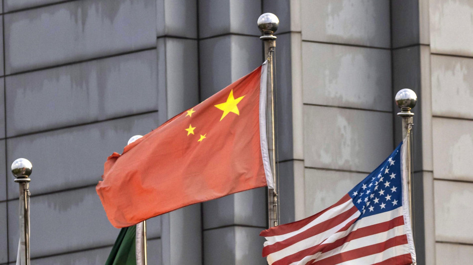 Cina, stop all'export verso Usa di materiali per microchip