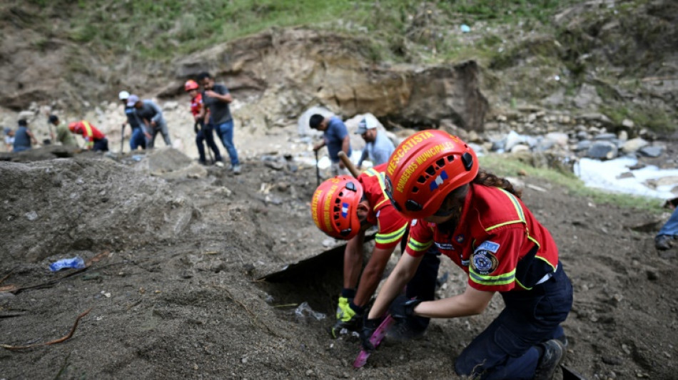 Sobe para nove número de mortos em cheia de rio na Cidade da Guatemala