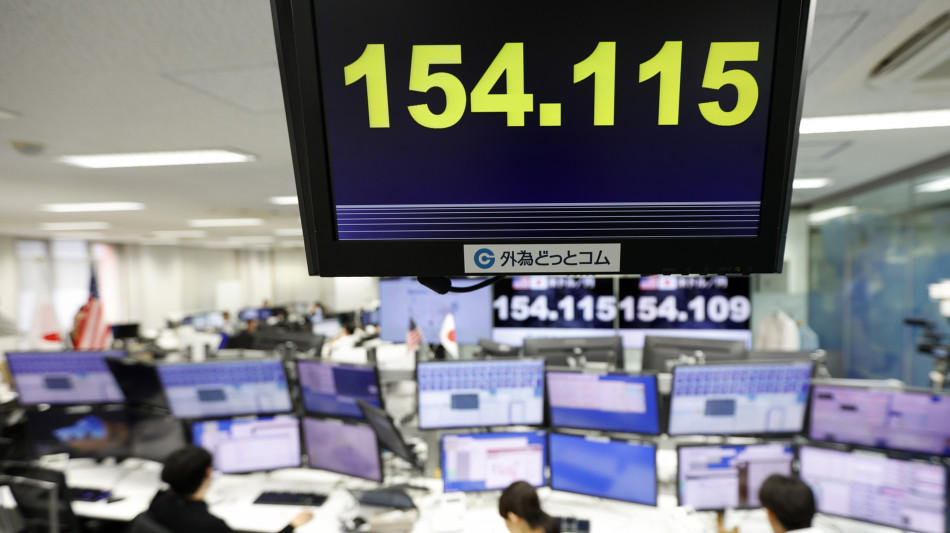 Borsa: l'Asia incerta dopo il taglio dei tassi Usa, Tokyo +0,3%