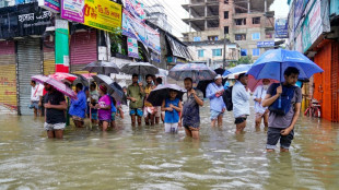 Après la tempête politique, le Bangladesh frappé par de fortes crues