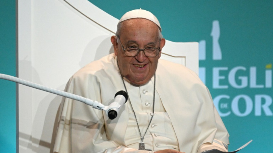 Papa celebra missa em visita histórica à ilha francesa de Córsega