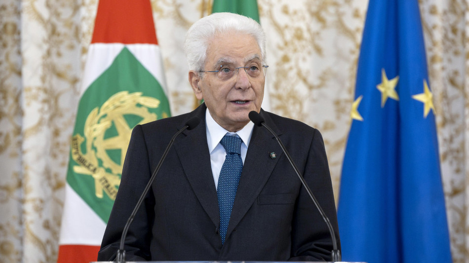 Mattarella cita Einaudi, 'esistere uniti o scomparire'