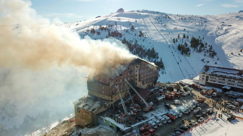 Mehr als 60 Tote und dutzende Verletzte bei Hotel-Brand in türkischem Skigebiet