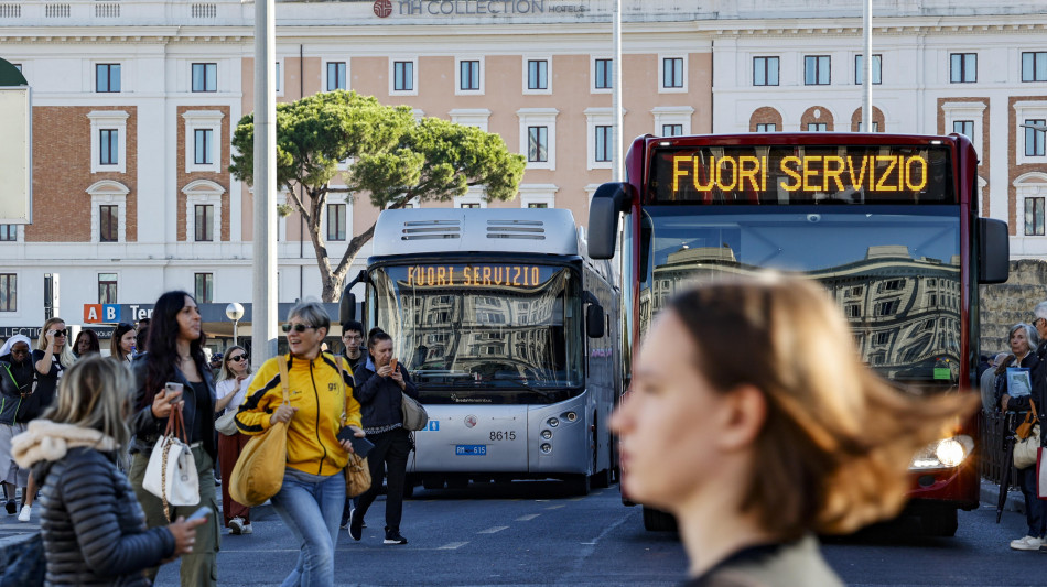 Un altro venerdì nero, nuovo sciopero dei treni, bus e metro