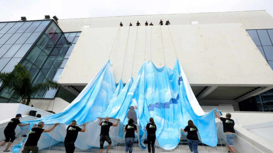 Final touches for 75th Cannes film fest 