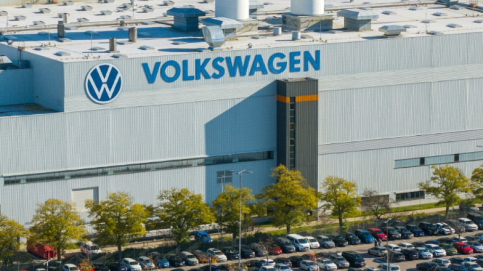 Volkswagen confirma su intención de bajar los salarios de sus empleados en un 10%