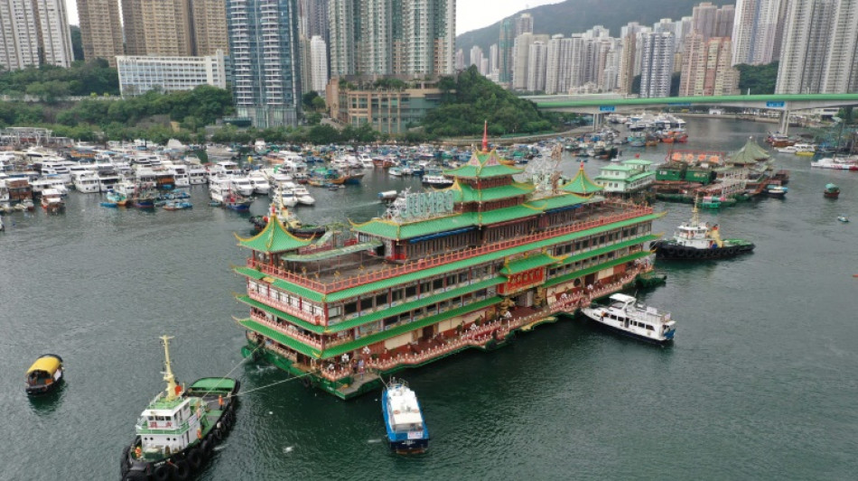 Famoso restaurante flotante de Hong Kong se hunde en el mar de China Meridional