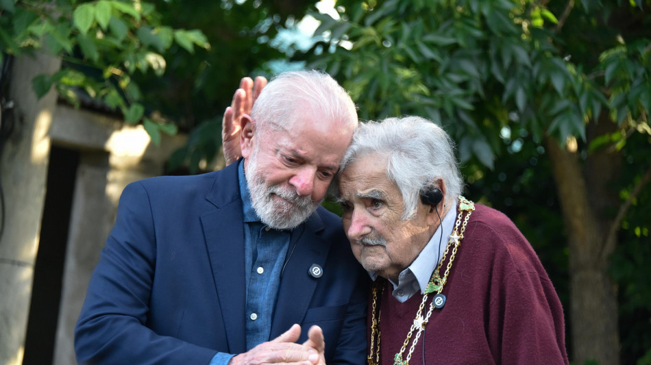 Mujica riceve le massime onorificenze di Brasile e Colombia