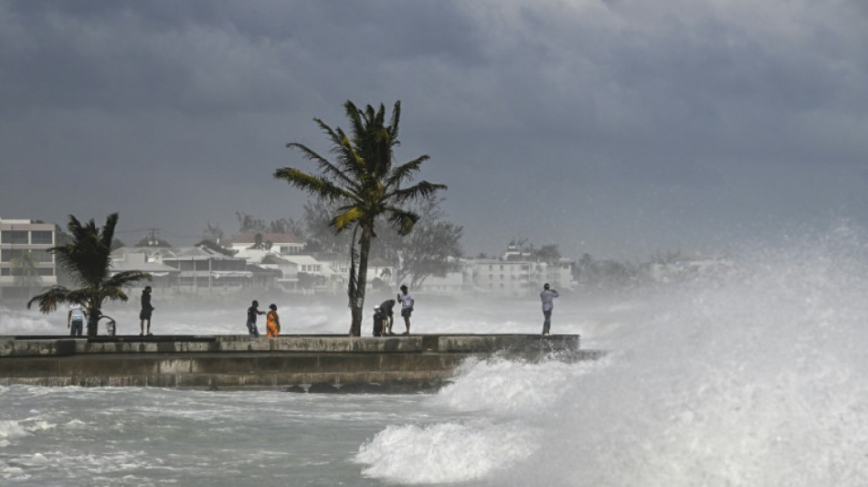 Beryl se fortalece a su paso por el Caribe y es el huracán de categoría 5 más precoz de los registros