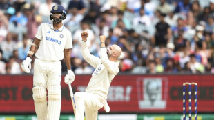 Australia rip out seven late wickets to beat India, lead series 2-1