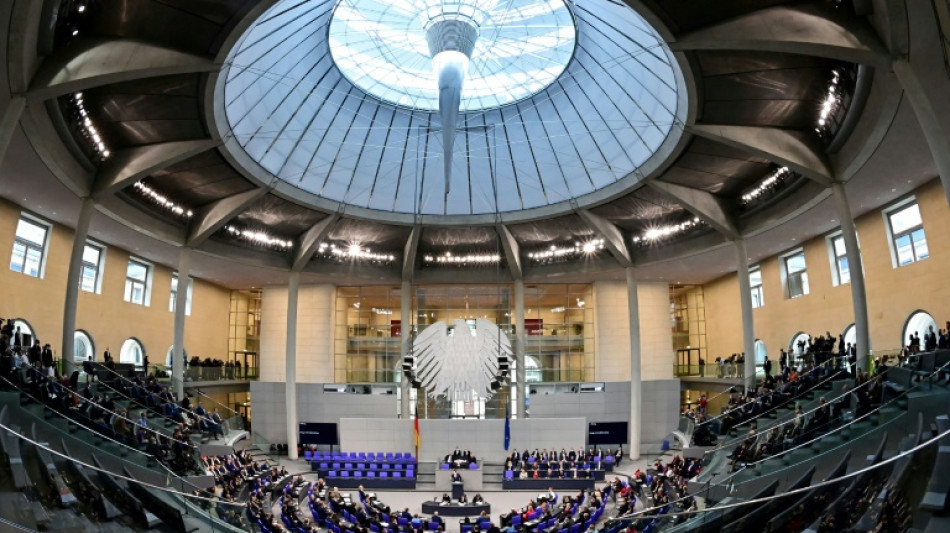 Bundestag wägt erstmals in Debatte Für und Wider von Impfpflicht ab