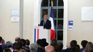 Macron appelle à "ne rien céder" à l'antisémitisme "rampant"