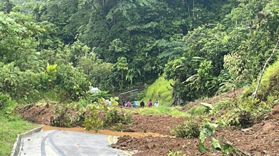 Sobe para 23 número de mortos por deslizamento de terra na Colômbia