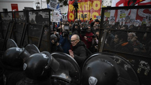 Milhares repudiam homenagem polêmica a vítimas da guerrilha na Argentina