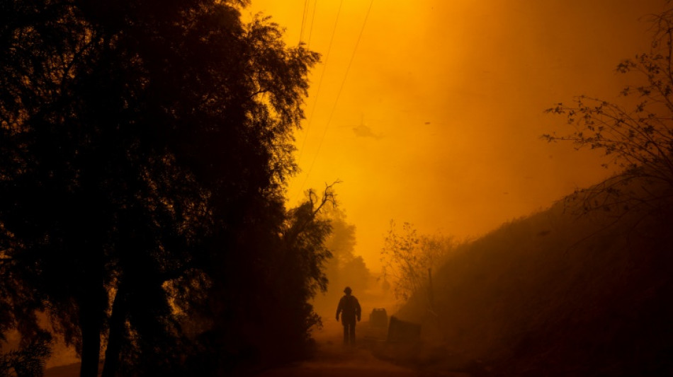 Un incendie se propage rapidement près de Los Angeles