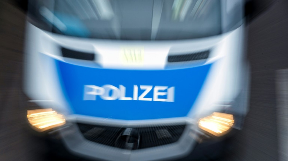 75-Jährige Frau stirbt bei Rettungseinsatz durch Sturz von Drehleiter