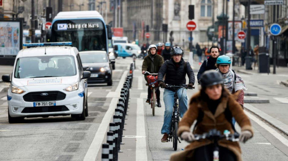 Paris: Hidalgo confirme la zone à trafic limité pour début 2024