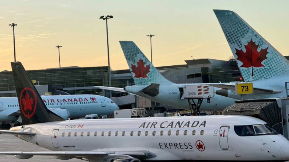 Air Canada llega a acuerdo con pilotos para evitar una huelga 