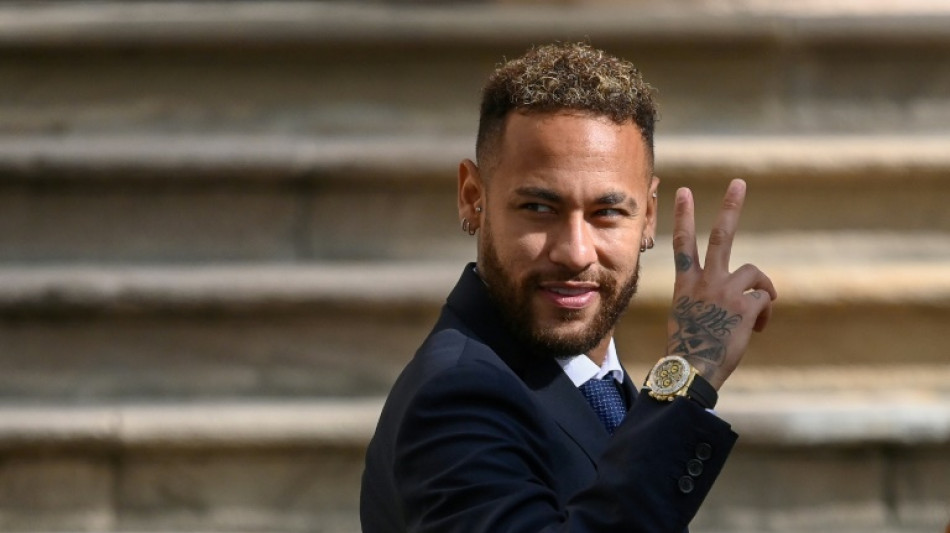 Justicia española absuelve a Neymar de corrupción y estafa en su traspaso al Barcelona