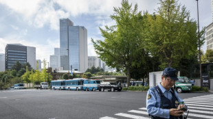 Japon: un homme arrêté après avoir apparemment jeté des cocktails molotov sur le siège du parti au pouvoir