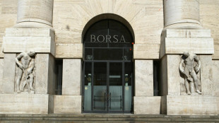 Borsa: Milano sale con Moncler, Stellantis e Banco Bpm