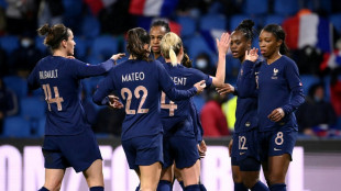 Foot: les Bleues remaniées s'offrent la Finlande et revoient Hamraoui